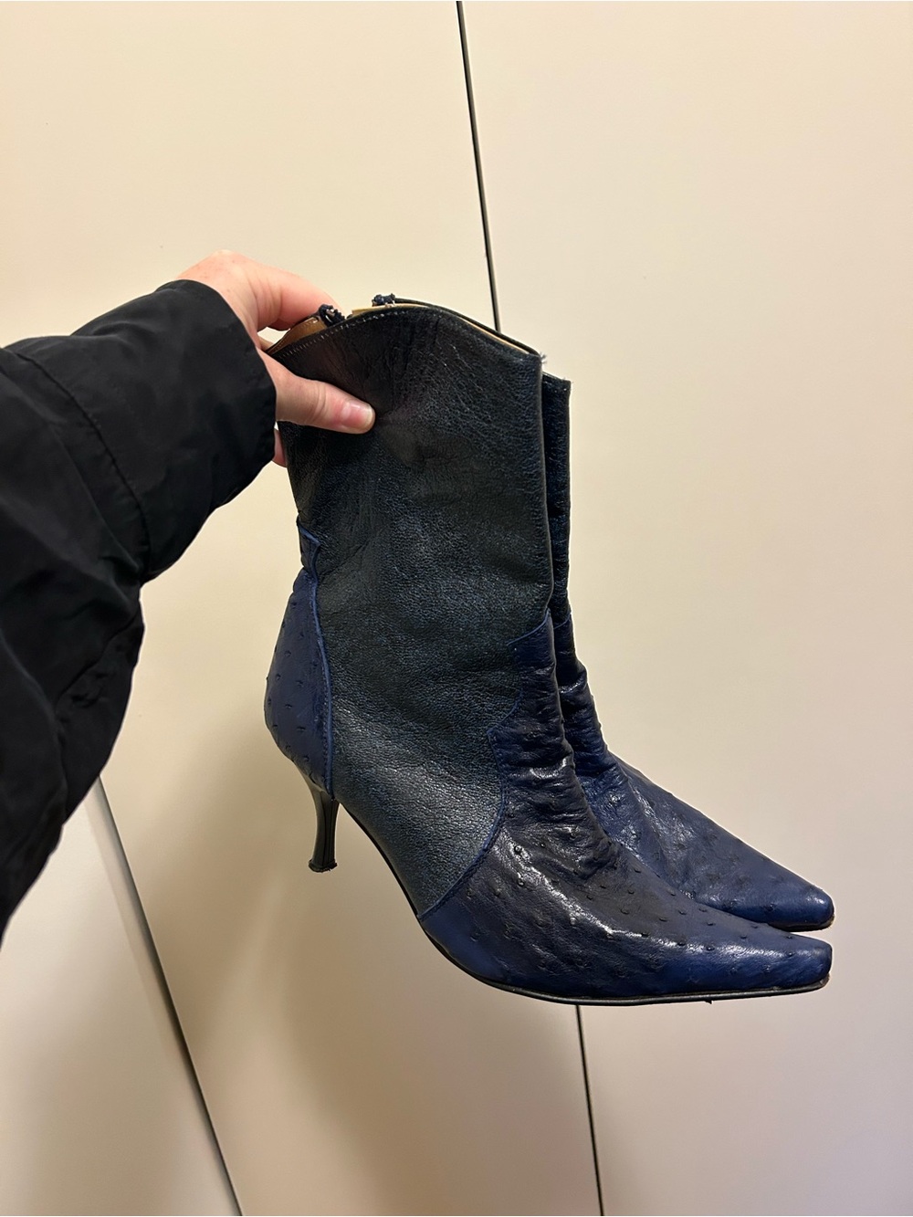 Women's ostrich Skin Navy Pointed-Toe Ankle Boots